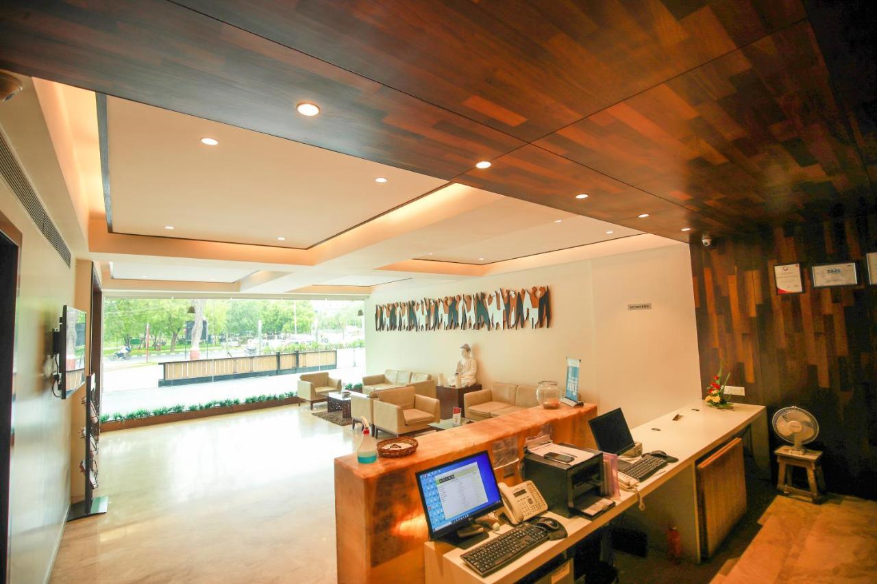 Hotel German Palace Airport Gandhinagar Exterior foto
