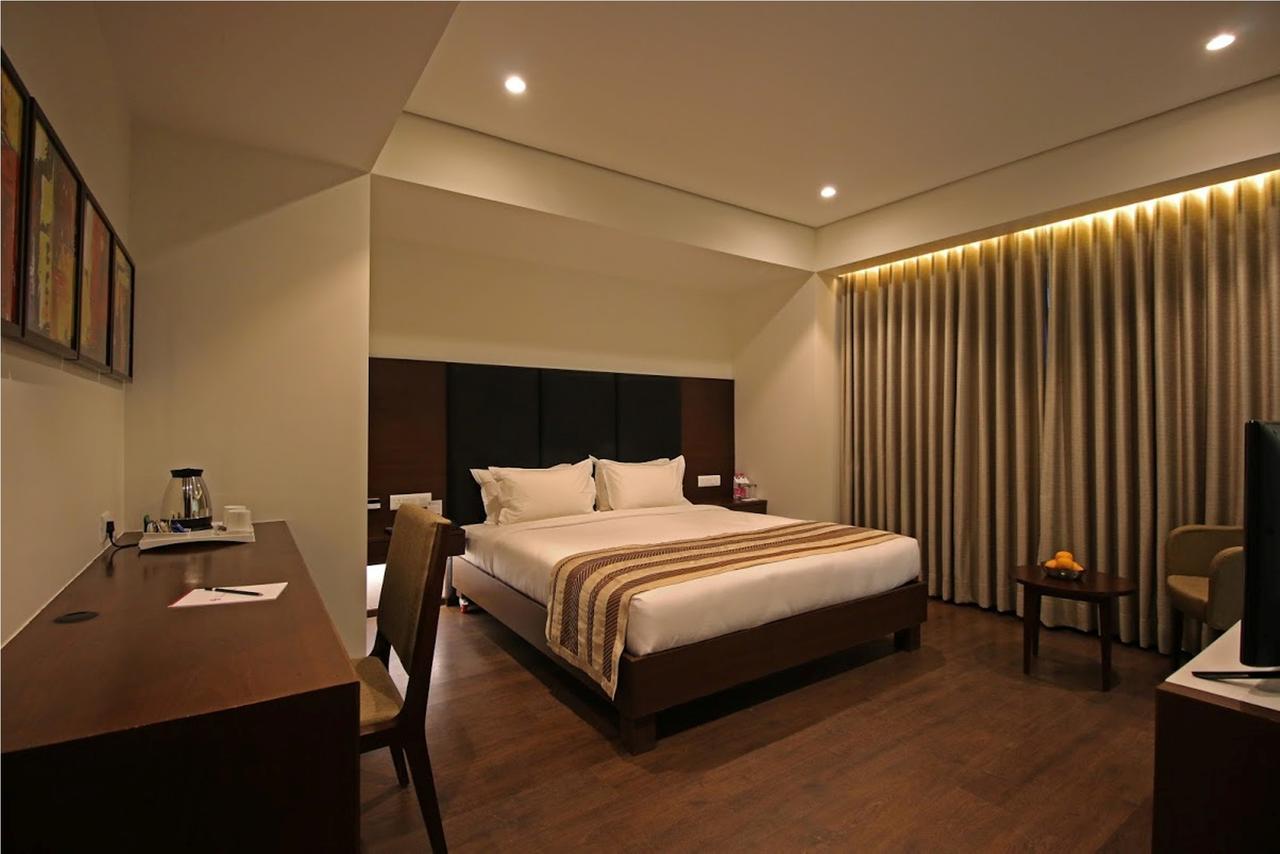Hotel German Palace Airport Gandhinagar Exterior foto