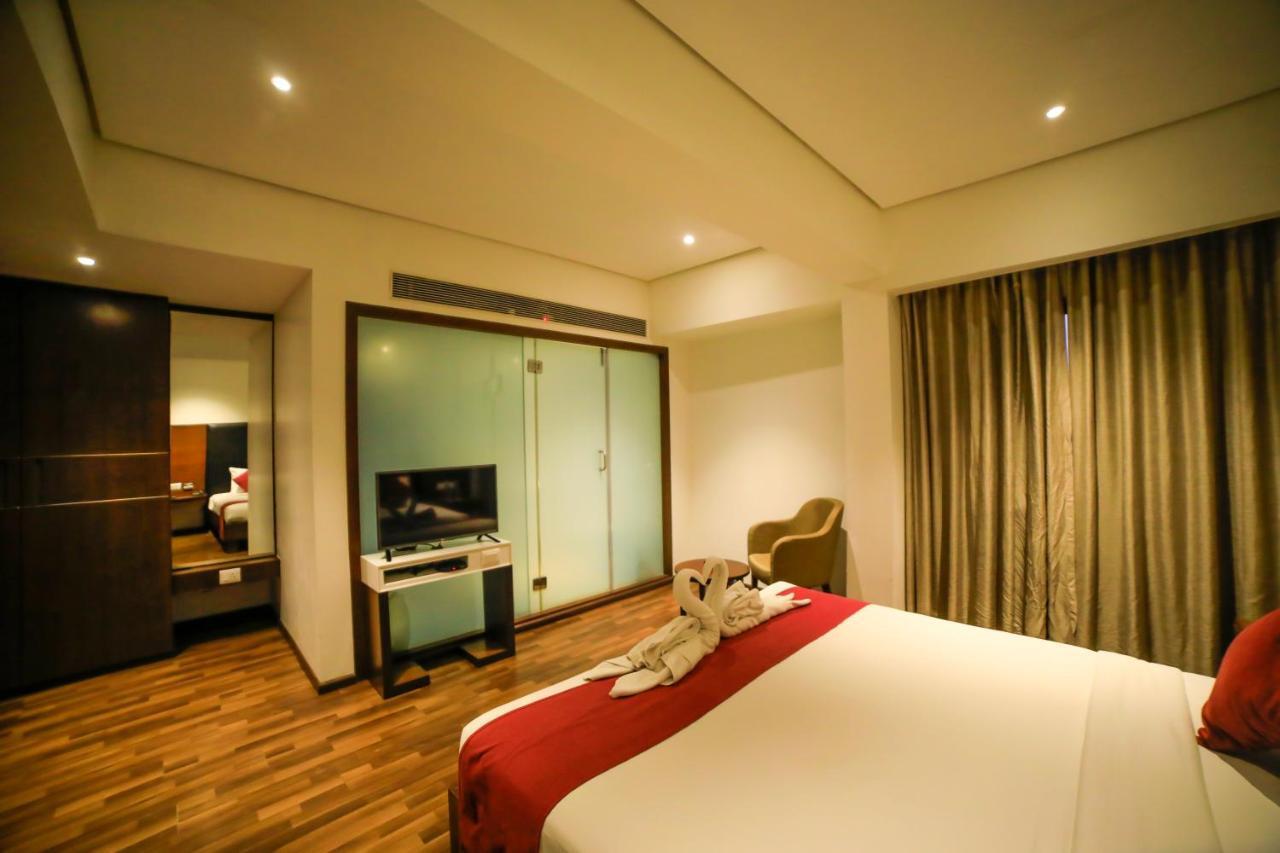 Hotel German Palace Airport Gandhinagar Exterior foto